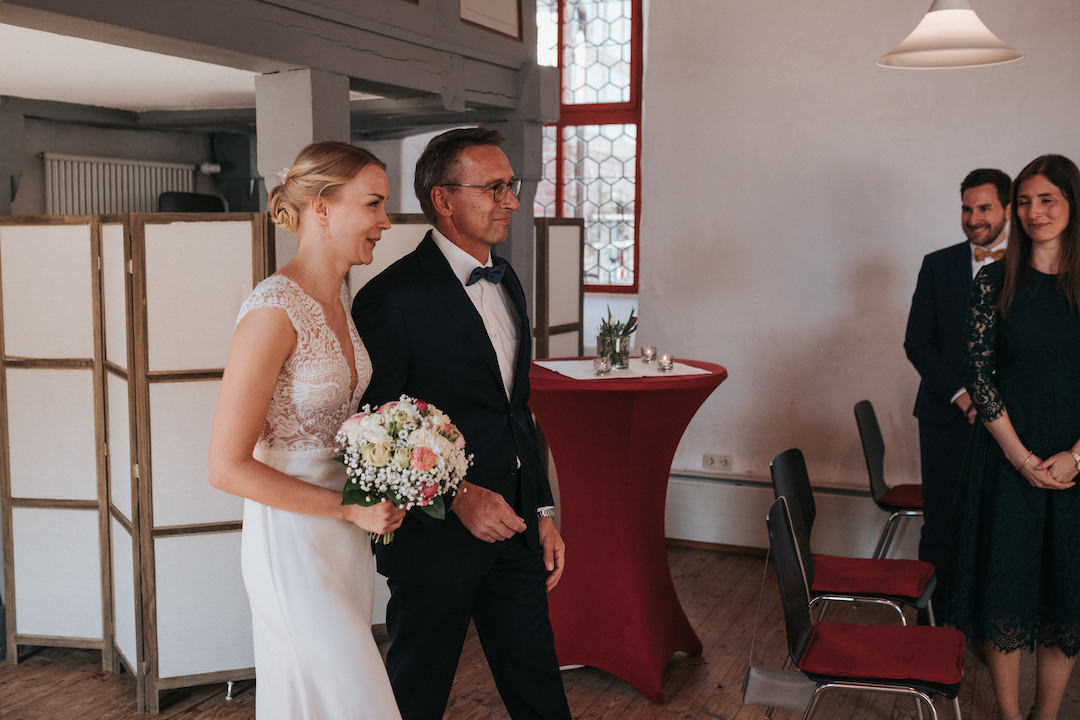 Einzug der Braut in die Alte Kirche Niederweimar
