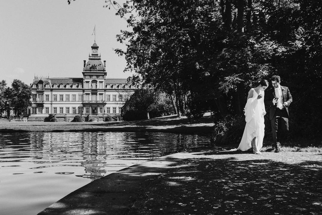 Brautpaar im Schlosspark Schloss Philippsruhe in Hanau