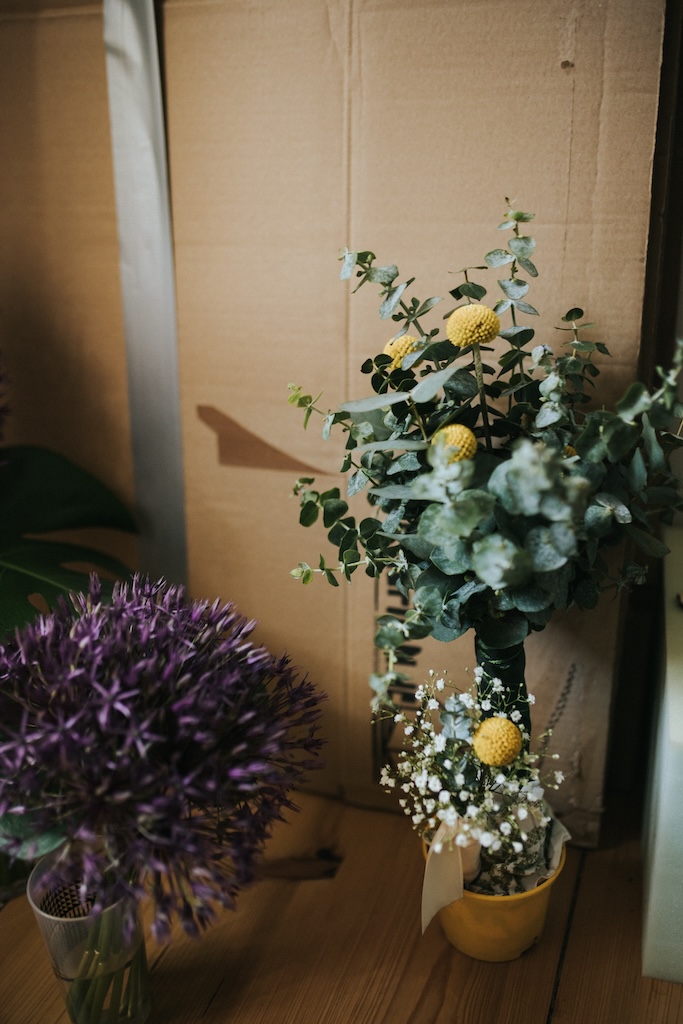 Brautstrauß gelbe Blumen und Eukalyptus